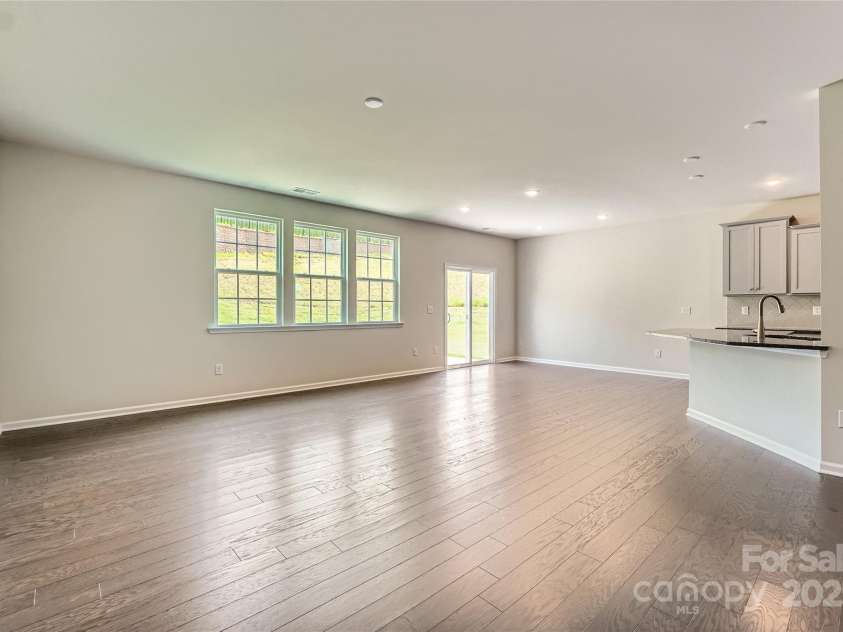 1039 Lookout Shoals Drive, Fort Mill, SC 29715.  MLS# CAR4292280, YatesRealty ID 32505. Living Room (example)