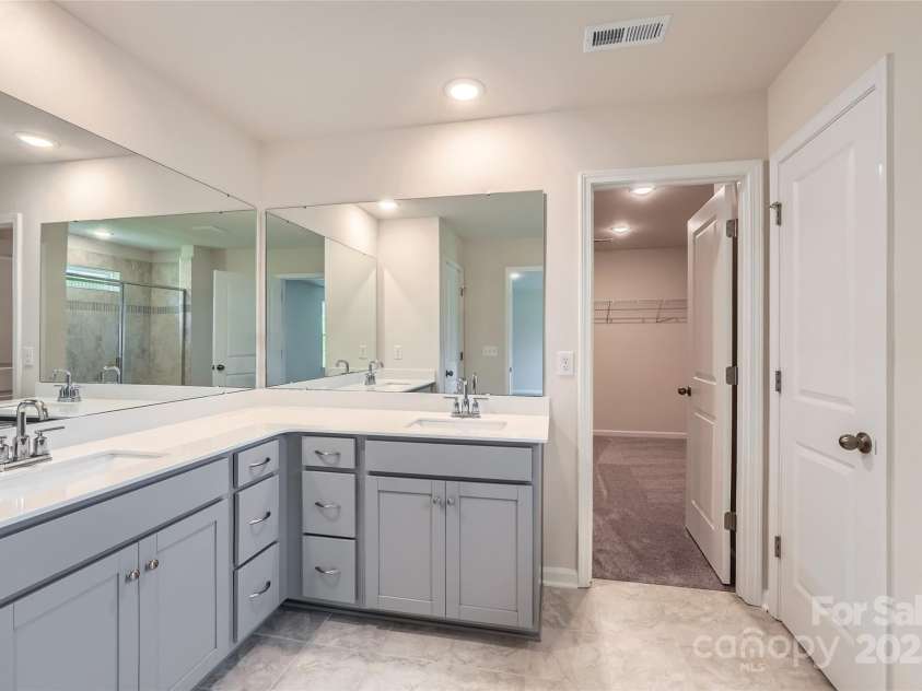 1039 Lookout Shoals Drive, Fort Mill, SC 29715.  MLS# CAR4292280, YatesRealty ID 32505. Owner's Bath  (example)