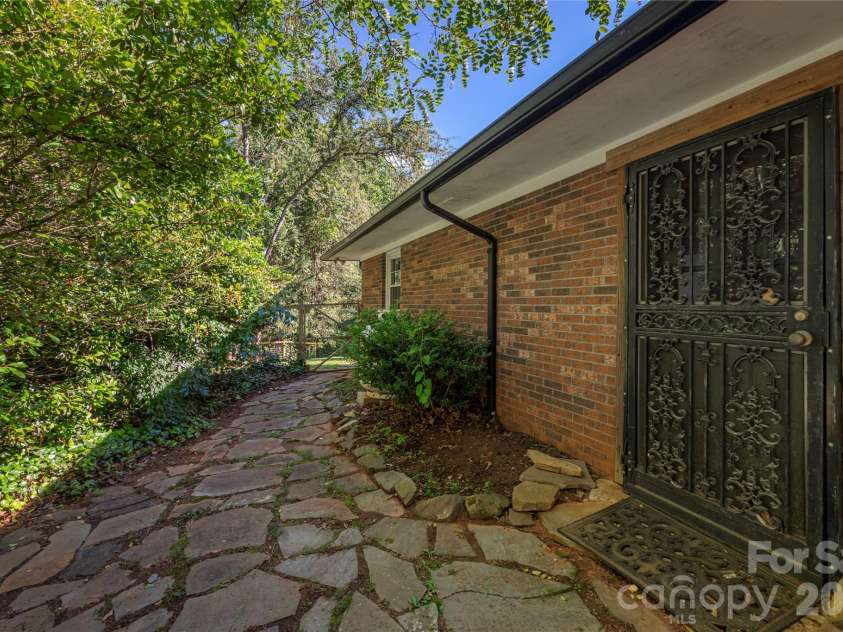 35 McKinney Road, Asheville, NC 28805.  MLS# CAR4380235, YatesRealty ID 32506. 