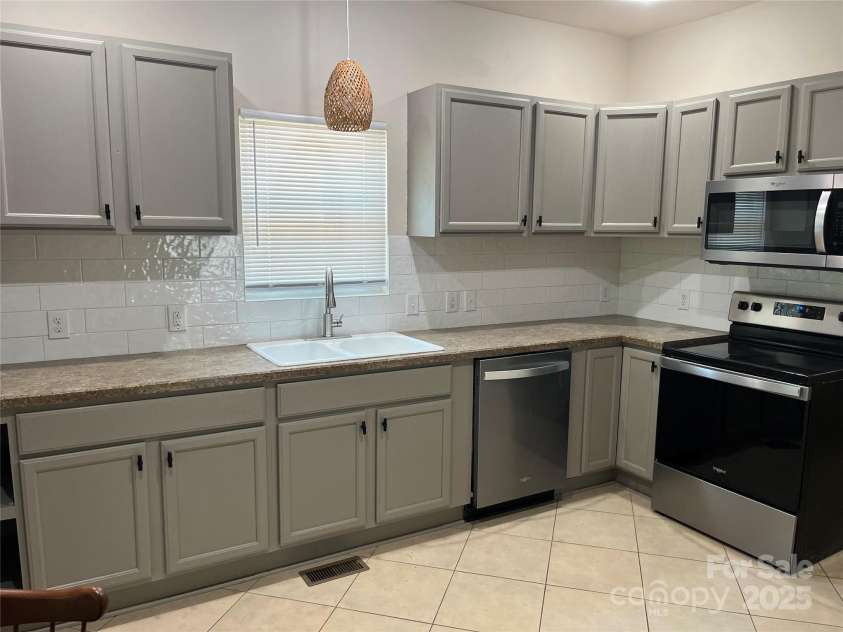 133 Elm Street, Mooresville, NC 28115.  MLS# CAR4278848, YatesRealty ID 32507. 