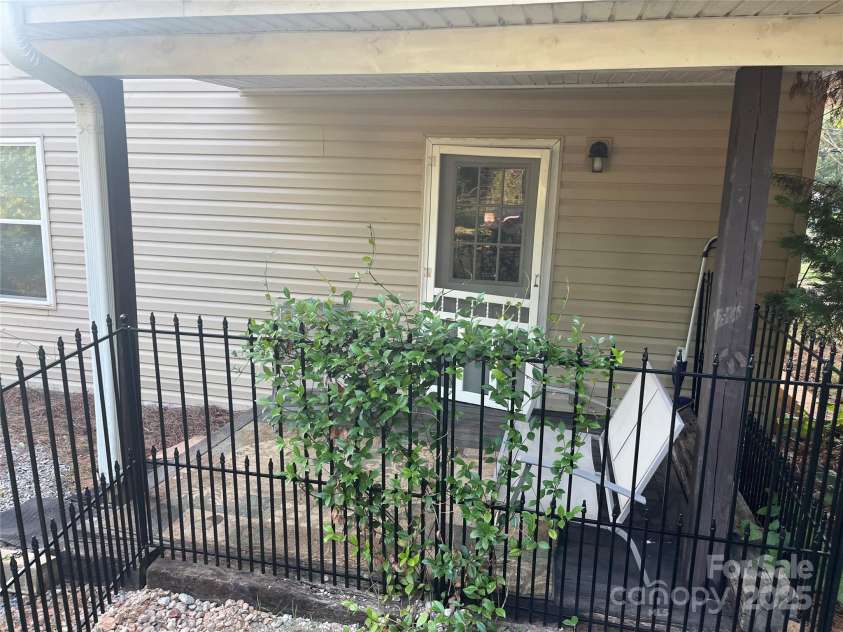 133 Elm Street, Mooresville, NC 28115.  MLS# CAR4278848, YatesRealty ID 32507. 