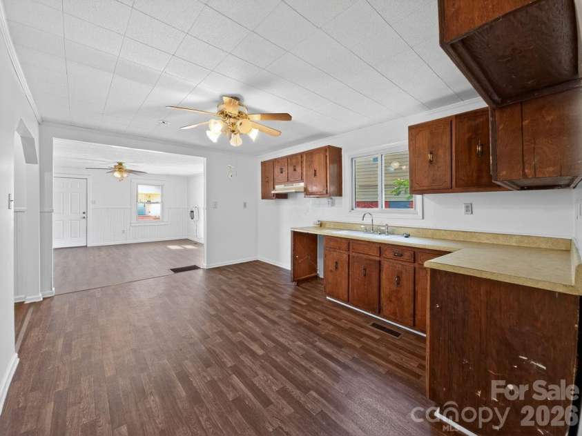 80 Ridge Street, Marion, NC 28752.  MLS# CAR4393698, YatesRealty ID 32507. 