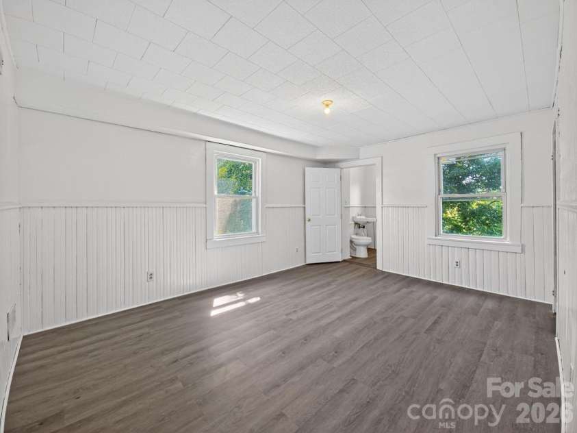 80 Ridge Street, Marion, NC 28752.  MLS# CAR4393698, YatesRealty ID 32507. 