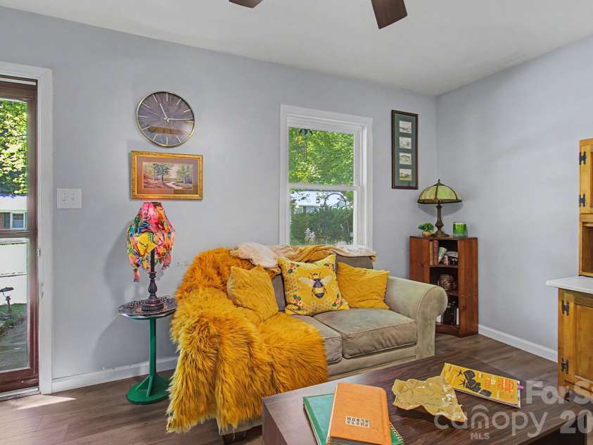 102 Wicklow Drive, Asheville, NC 28806.  MLS# CAR4394225, YatesRealty ID 32508. 