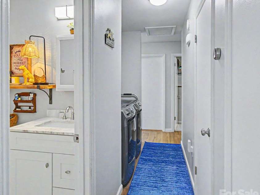 102 Wicklow Drive, Asheville, NC 28806.  MLS# CAR4394225, YatesRealty ID 32508. 
