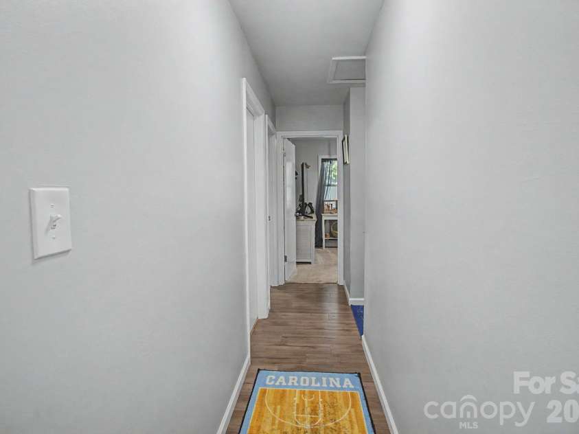 102 Wicklow Drive, Asheville, NC 28806.  MLS# CAR4394225, YatesRealty ID 32508. 