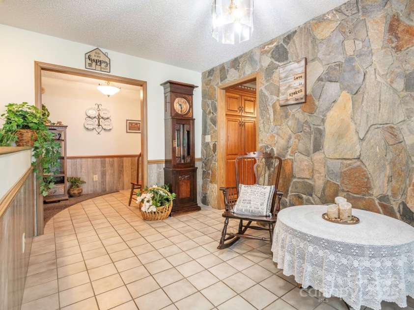 1061 Old Peachland Road, Marshville, NC 28103.  MLS# CAR4284418, YatesRealty ID 32509. 