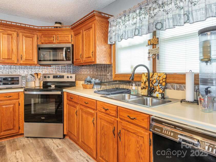 1061 Old Peachland Road, Marshville, NC 28103.  MLS# CAR4284418, YatesRealty ID 32509. 