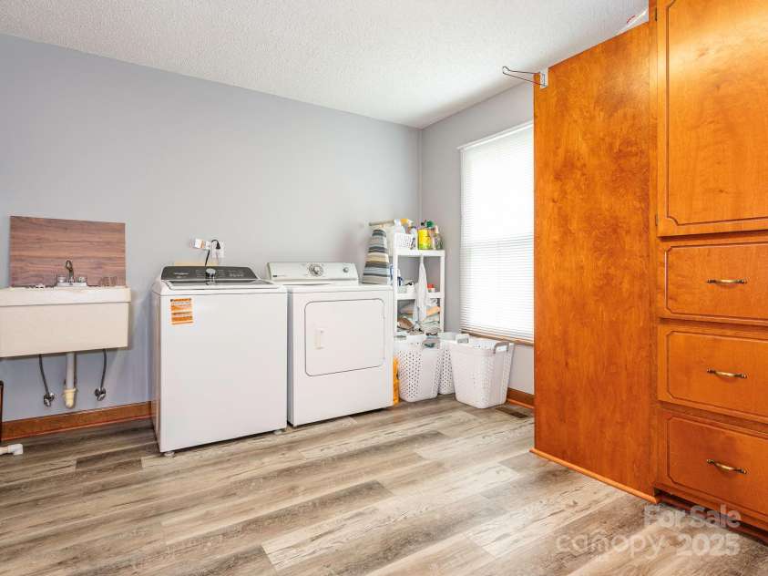 1061 Old Peachland Road, Marshville, NC 28103.  MLS# CAR4284418, YatesRealty ID 32509. 