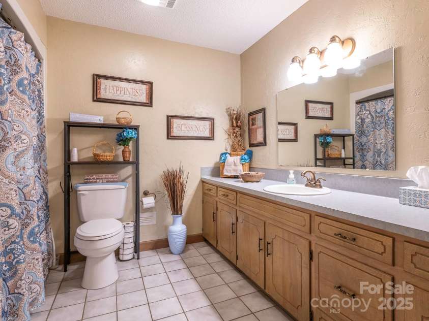 1061 Old Peachland Road, Marshville, NC 28103.  MLS# CAR4284418, YatesRealty ID 32509. 