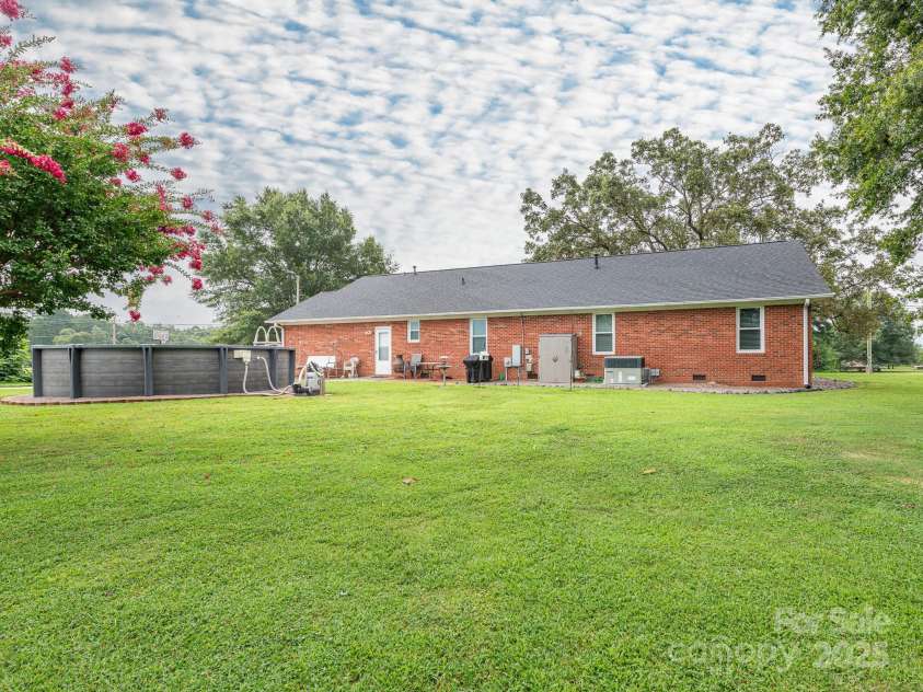 1061 Old Peachland Road, Marshville, NC 28103.  MLS# CAR4284418, YatesRealty ID 32509. 