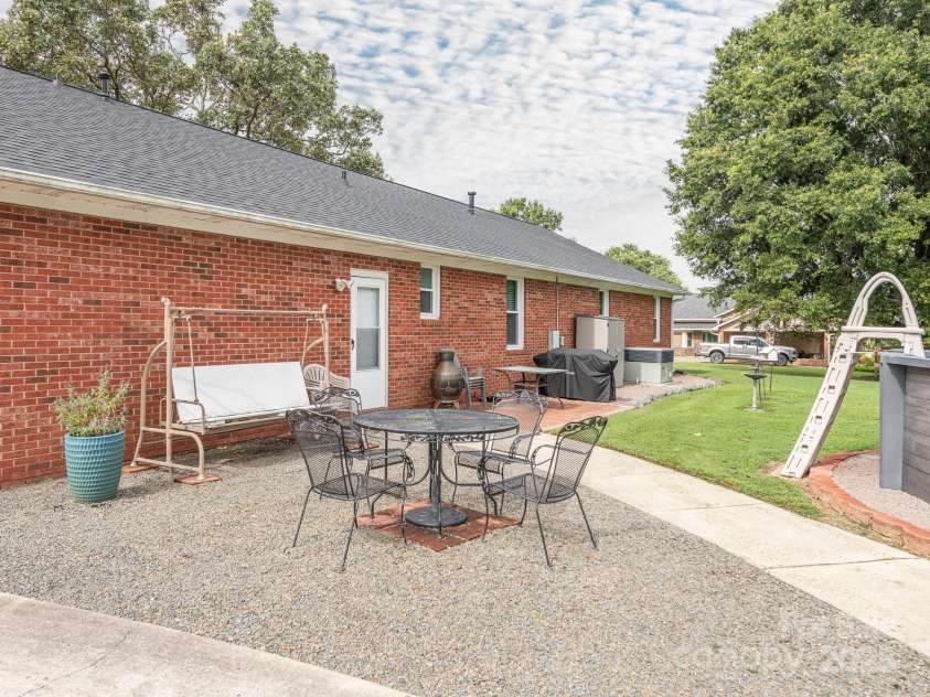 1061 Old Peachland Road, Marshville, NC 28103.  MLS# CAR4284418, YatesRealty ID 32509. 