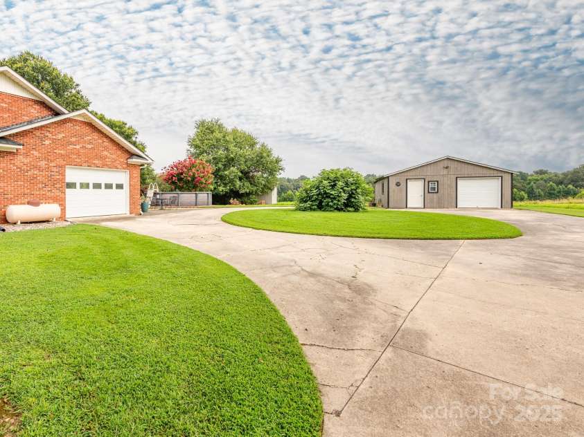 1061 Old Peachland Road, Marshville, NC 28103.  MLS# CAR4284418, YatesRealty ID 32509. 