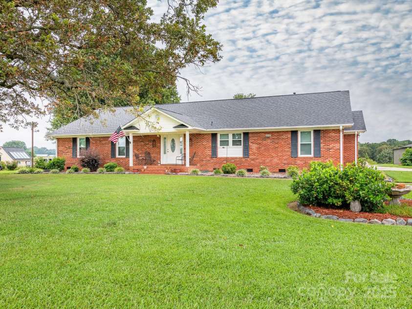 1061 Old Peachland Road, Marshville, NC 28103.  MLS# CAR4284418, YatesRealty ID 32509. 