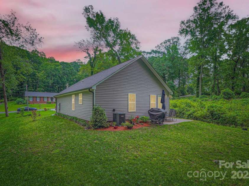 105 17th Street, Salisbury, NC 28144.  MLS# CAR4258886, YatesRealty ID 32511. Backyard