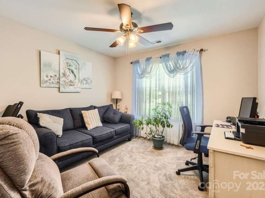 105 17th Street, Salisbury, NC 28144.  MLS# CAR4258886, YatesRealty ID 32511. Bathroom #2