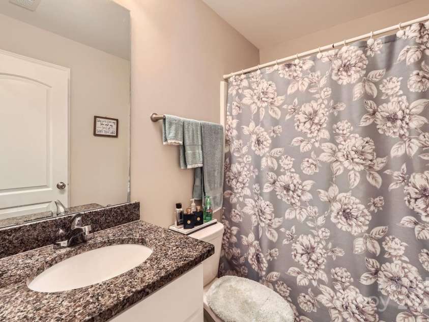 105 17th Street, Salisbury, NC 28144.  MLS# CAR4258886, YatesRealty ID 32511. Bathroom #2