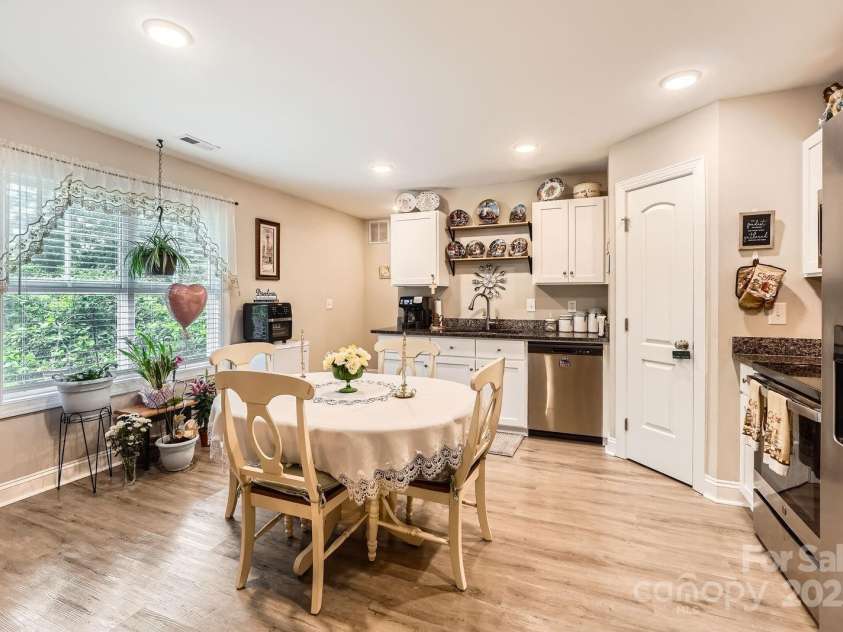 105 17th Street, Salisbury, NC 28144.  MLS# CAR4258886, YatesRealty ID 32511. Dining Area