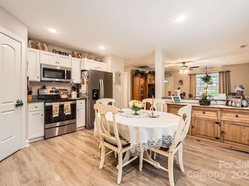 105 17th Street, Salisbury, NC 28144.  MLS# CAR4258886, YatesRealty ID 32511. Dining Area