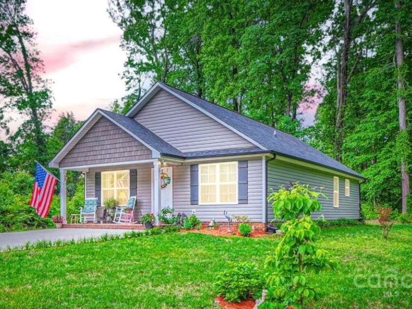 105 17th Street, Salisbury, NC 28144.  MLS# CAR4258886, YatesRealty ID 32511. Front