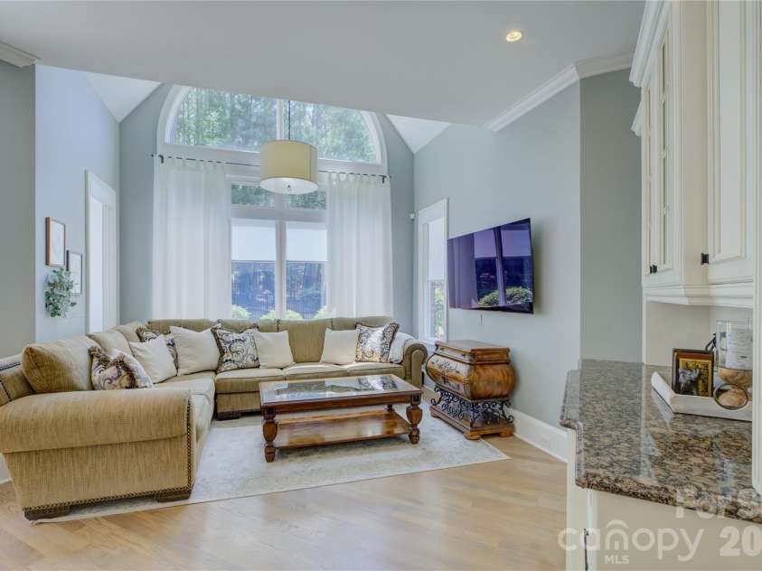 16946 Ashton Oaks Drive, Charlotte, NC 28278.  MLS# CAR4387940, YatesRealty ID 32511. 