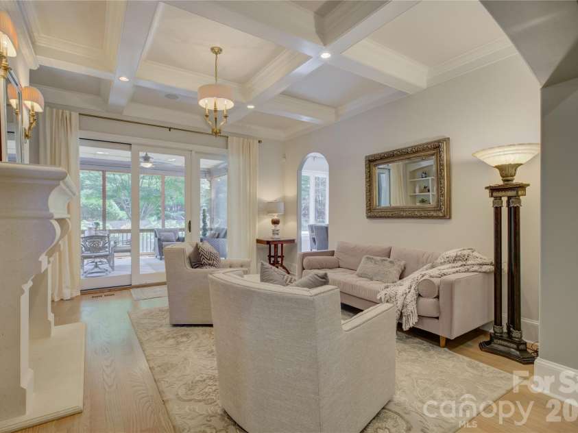 16946 Ashton Oaks Drive, Charlotte, NC 28278.  MLS# CAR4387940, YatesRealty ID 32511. 
