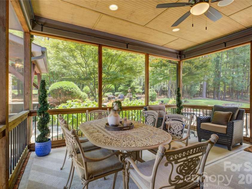 16946 Ashton Oaks Drive, Charlotte, NC 28278.  MLS# CAR4387940, YatesRealty ID 32511. 