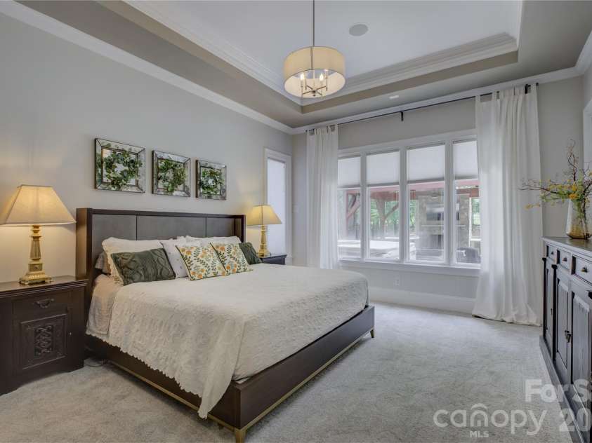 16946 Ashton Oaks Drive, Charlotte, NC 28278.  MLS# CAR4387940, YatesRealty ID 32511. 