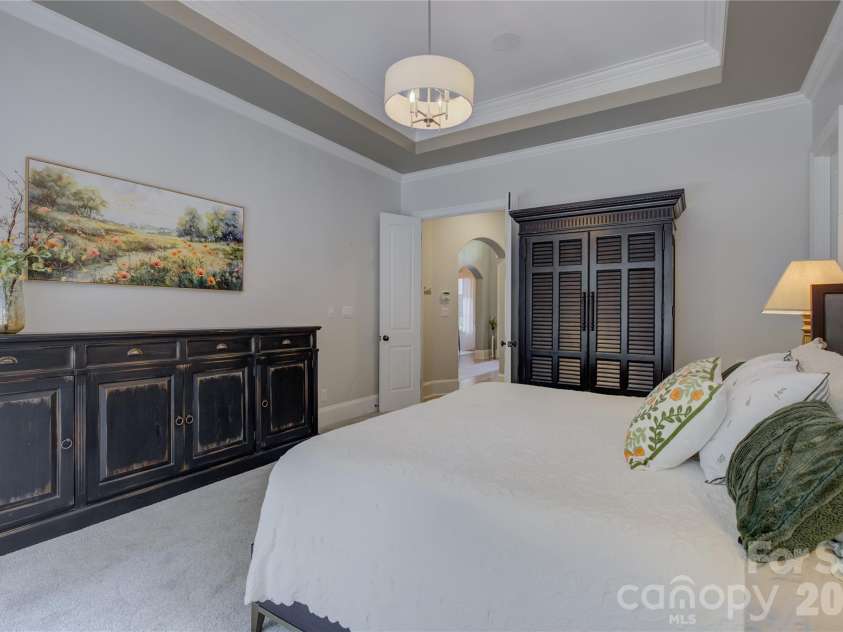 16946 Ashton Oaks Drive, Charlotte, NC 28278.  MLS# CAR4387940, YatesRealty ID 32511. 