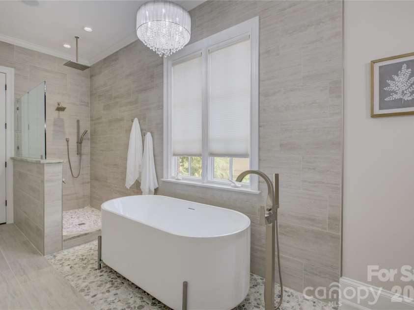 16946 Ashton Oaks Drive, Charlotte, NC 28278.  MLS# CAR4387940, YatesRealty ID 32511. 