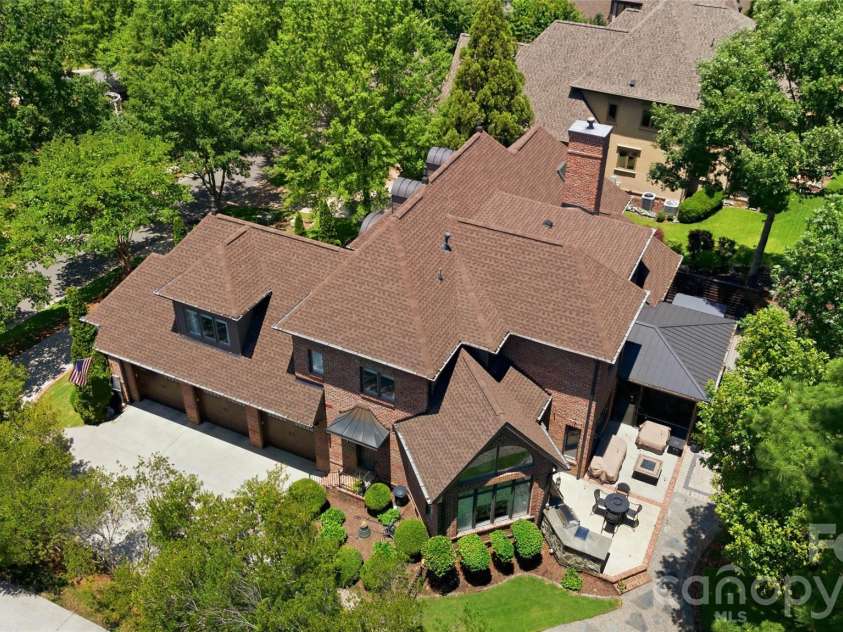 16946 Ashton Oaks Drive, Charlotte, NC 28278.  MLS# CAR4387940, YatesRealty ID 32511. 