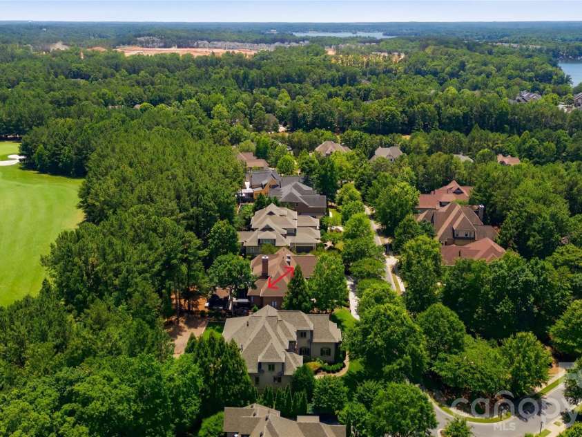 16946 Ashton Oaks Drive, Charlotte, NC 28278.  MLS# CAR4387940, YatesRealty ID 32511. 