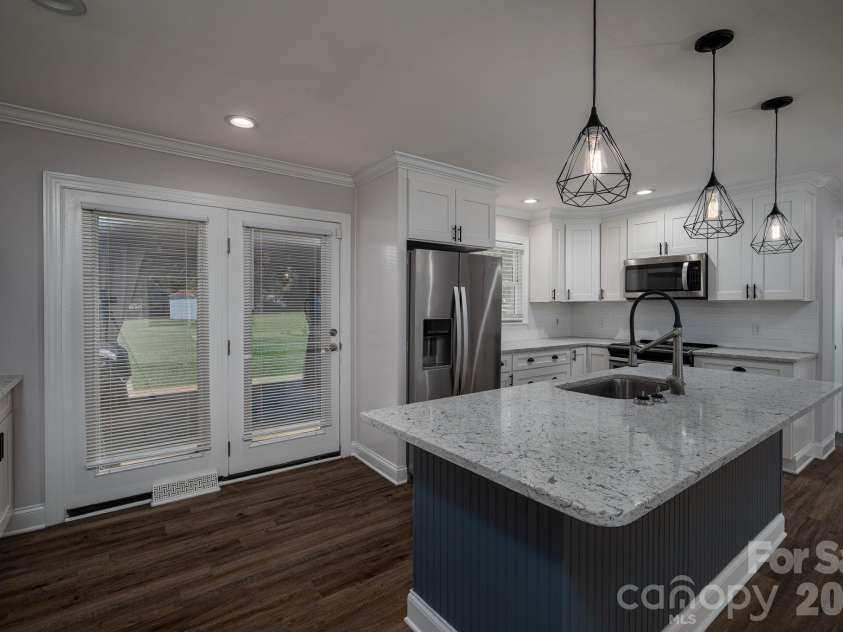 203 Park Road, Mount Holly, NC 28120.  MLS# CAR4393694, YatesRealty ID 32512. 