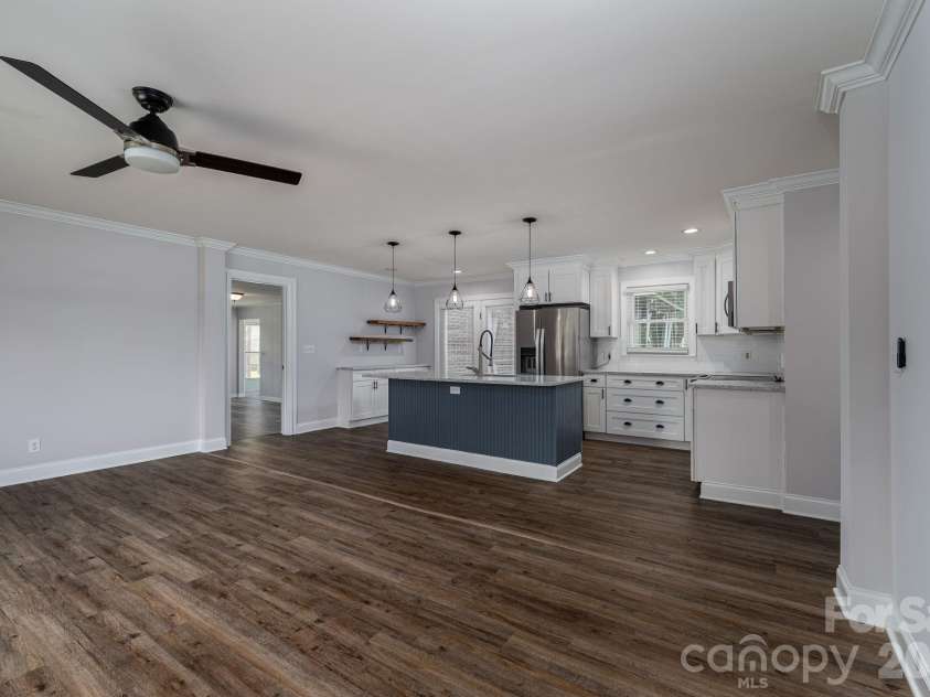203 Park Road, Mount Holly, NC 28120.  MLS# CAR4393694, YatesRealty ID 32512. 