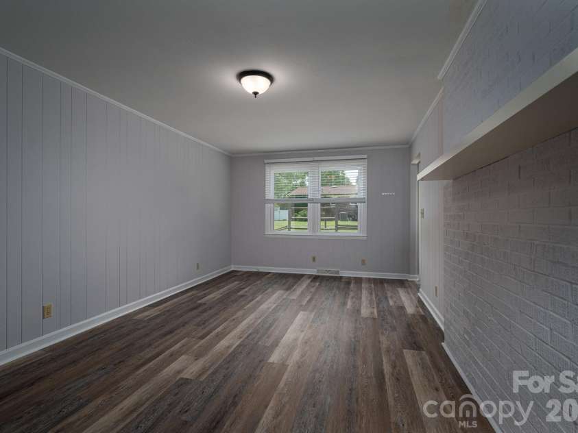 203 Park Road, Mount Holly, NC 28120.  MLS# CAR4393694, YatesRealty ID 32512. 