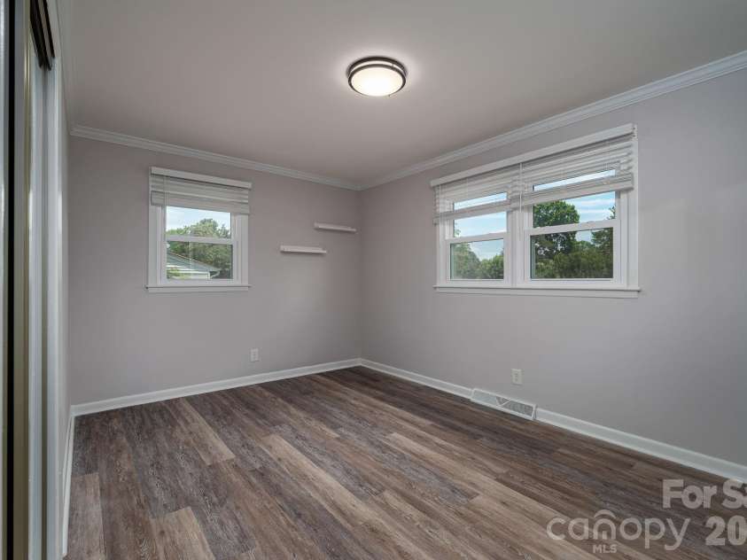 203 Park Road, Mount Holly, NC 28120.  MLS# CAR4393694, YatesRealty ID 32512. 