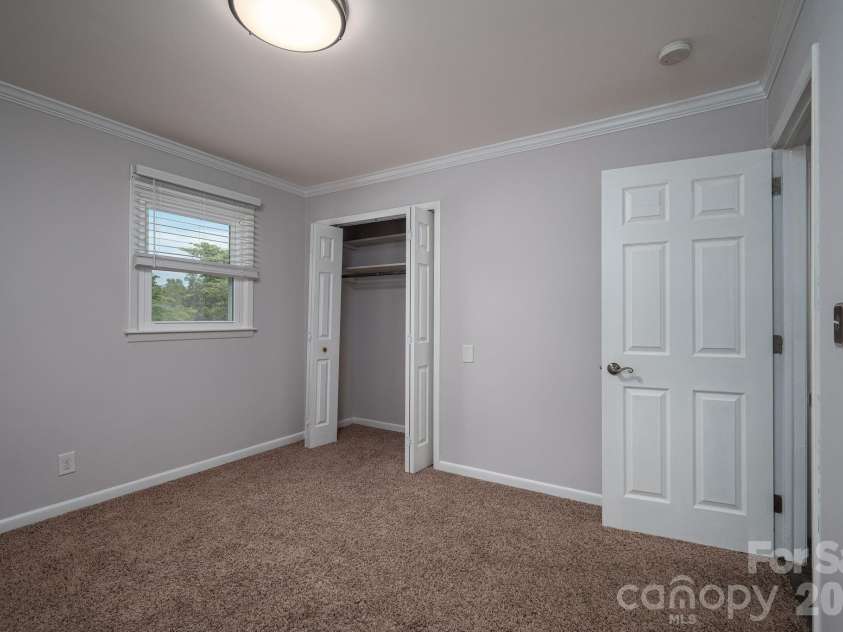 203 Park Road, Mount Holly, NC 28120.  MLS# CAR4393694, YatesRealty ID 32512. 