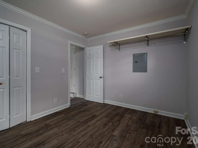 203 Park Road, Mount Holly, NC 28120.  MLS# CAR4393694, YatesRealty ID 32512. 