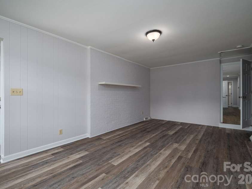 203 Park Road, Mount Holly, NC 28120.  MLS# CAR4393694, YatesRealty ID 32512. 