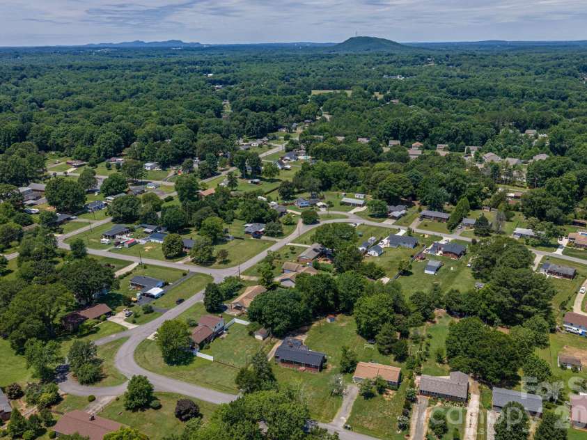 203 Park Road, Mount Holly, NC 28120.  MLS# CAR4393694, YatesRealty ID 32512. 