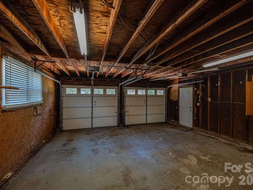 203 Park Road, Mount Holly, NC 28120.  MLS# CAR4393694, YatesRealty ID 32512. 