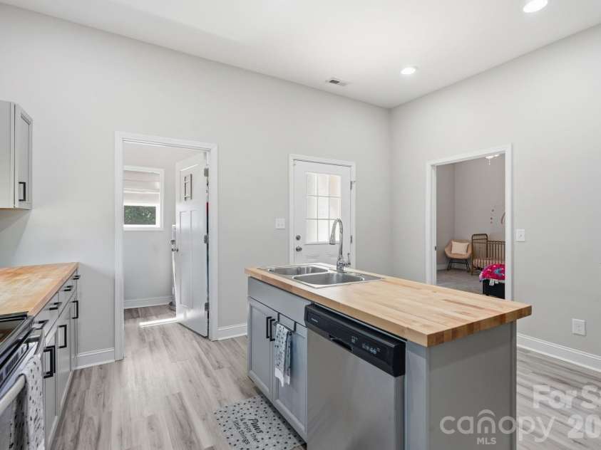 87 Arcadia Street, Rock Hill, SC 29730.  MLS# CAR4396329, YatesRealty ID 32513. 