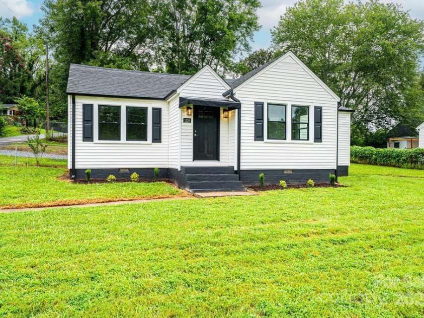 1105 Wildwood Road, Lenoir, NC 28645.  MLS# CAR4289350, YatesRealty ID 32514. 