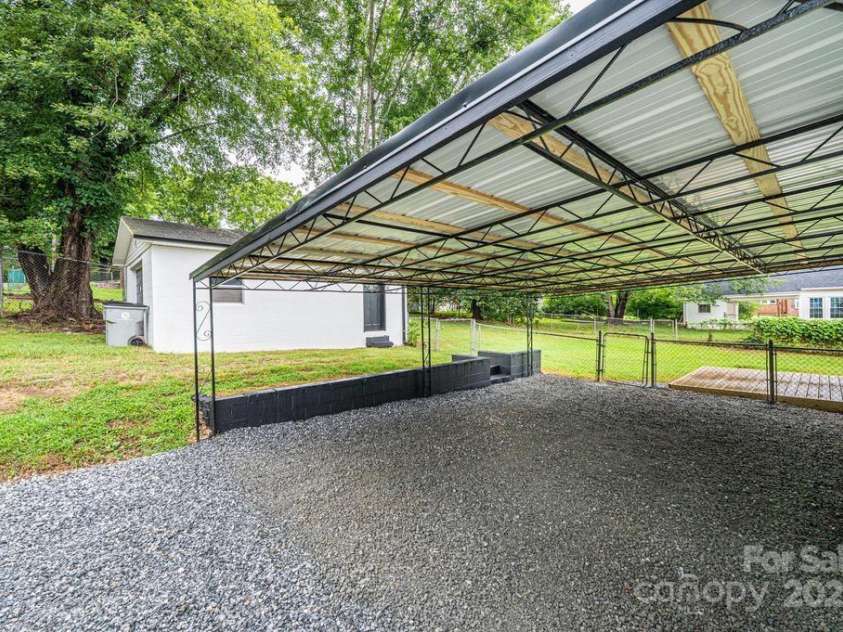 1105 Wildwood Road, Lenoir, NC 28645.  MLS# CAR4289350, YatesRealty ID 32514. 