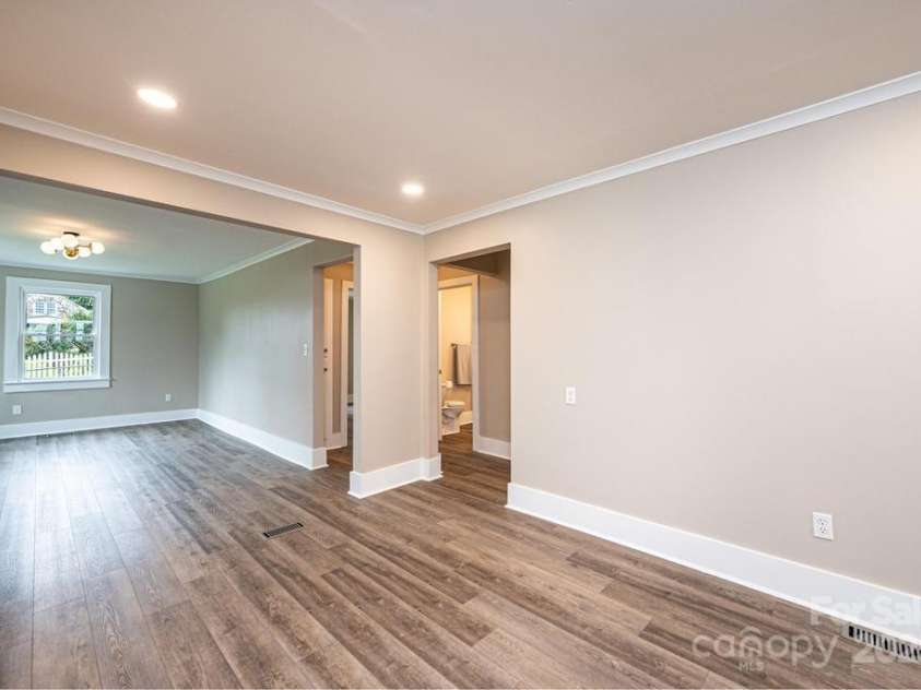 1105 Wildwood Road, Lenoir, NC 28645.  MLS# CAR4289350, YatesRealty ID 32514. 