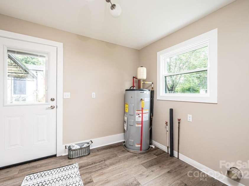 1105 Wildwood Road, Lenoir, NC 28645.  MLS# CAR4289350, YatesRealty ID 32514. 