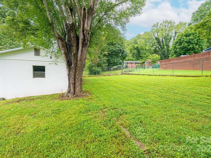 1105 Wildwood Road, Lenoir, NC 28645.  MLS# CAR4289350, YatesRealty ID 32514. 