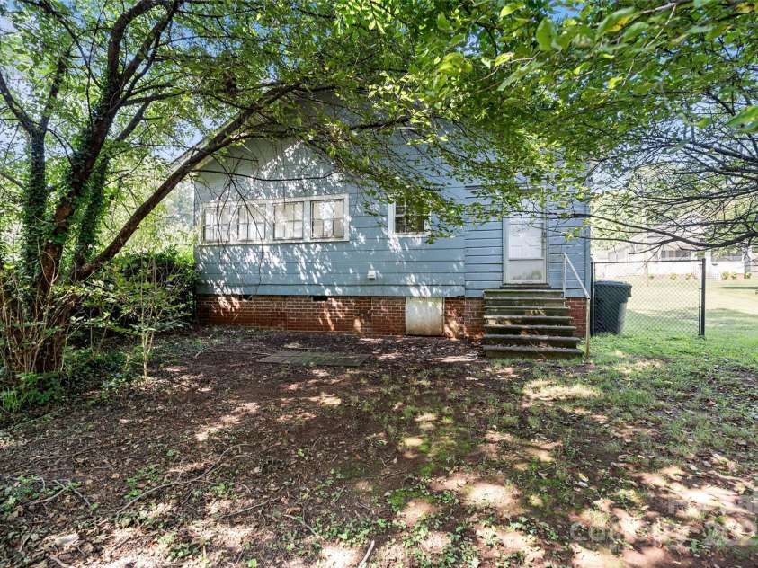 404 Community Street, Rock Hill, SC 29730.  MLS# CAR4276632, YatesRealty ID 32515. 