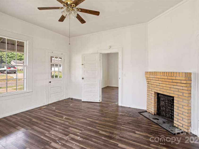 404 Community Street, Rock Hill, SC 29730.  MLS# CAR4276632, YatesRealty ID 32515. 