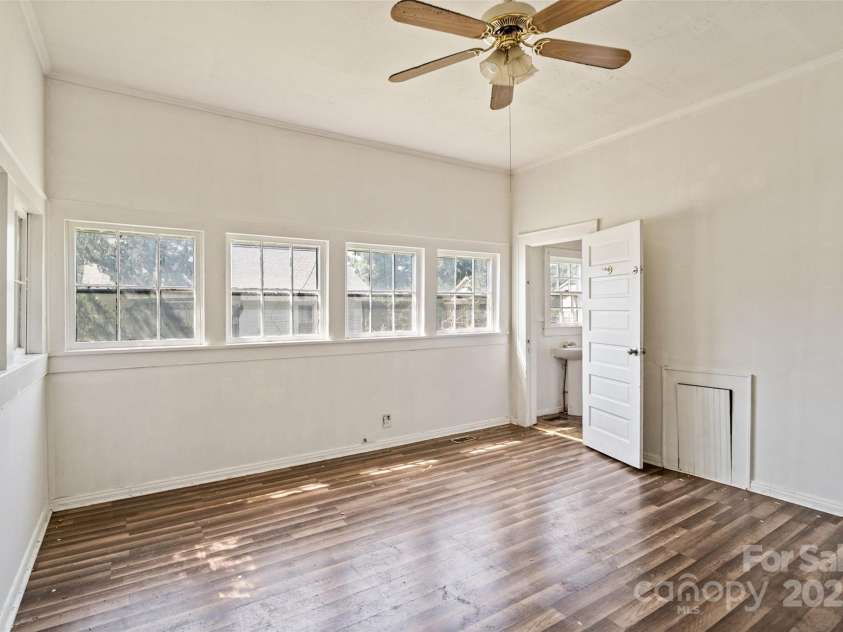 404 Community Street, Rock Hill, SC 29730.  MLS# CAR4276632, YatesRealty ID 32515. 